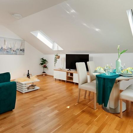 Modern & Spacious Rooftop Apartment With Natual Sunlight Сплит Экстерьер фото