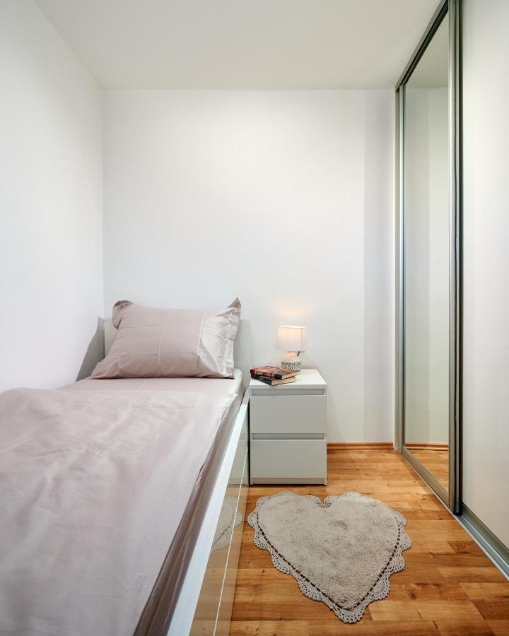 Modern & Spacious Rooftop Apartment With Natual Sunlight Сплит Экстерьер фото