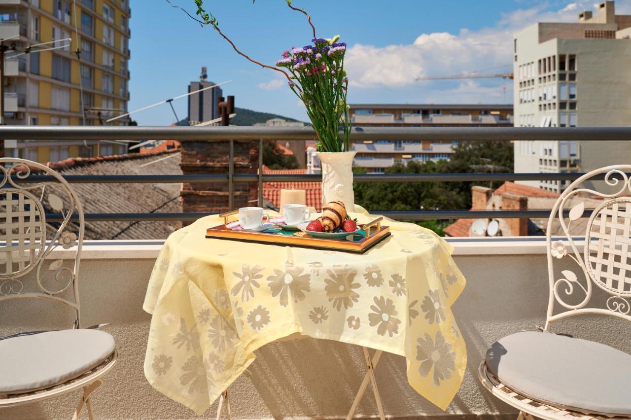 Modern & Spacious Rooftop Apartment With Natual Sunlight Сплит Экстерьер фото