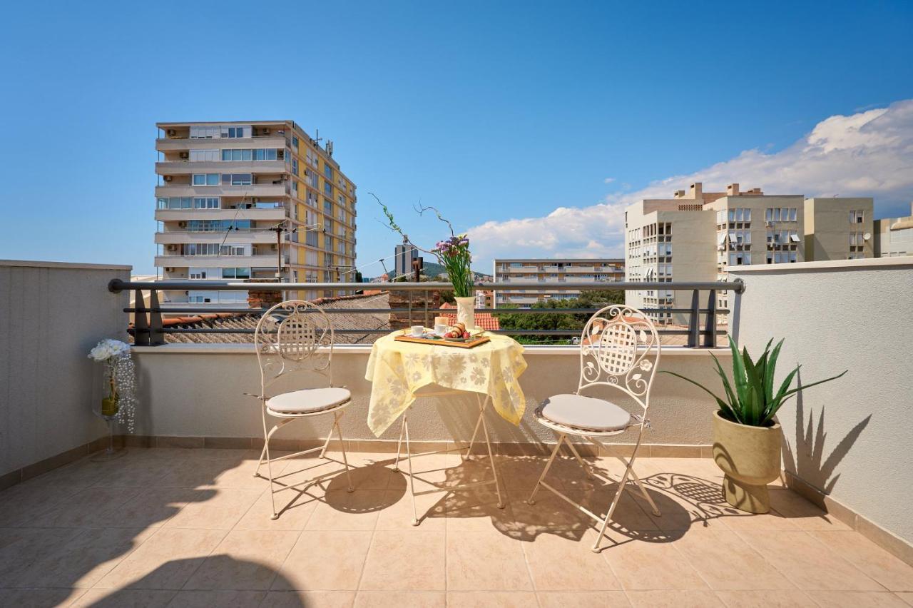 Modern & Spacious Rooftop Apartment With Natual Sunlight Сплит Экстерьер фото